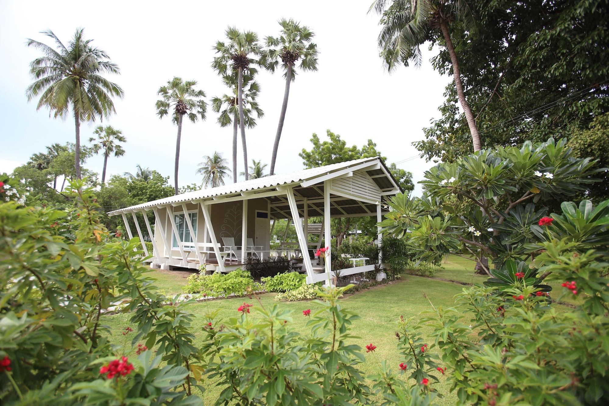 Bangsaen Heritage Hotel Exterior photo