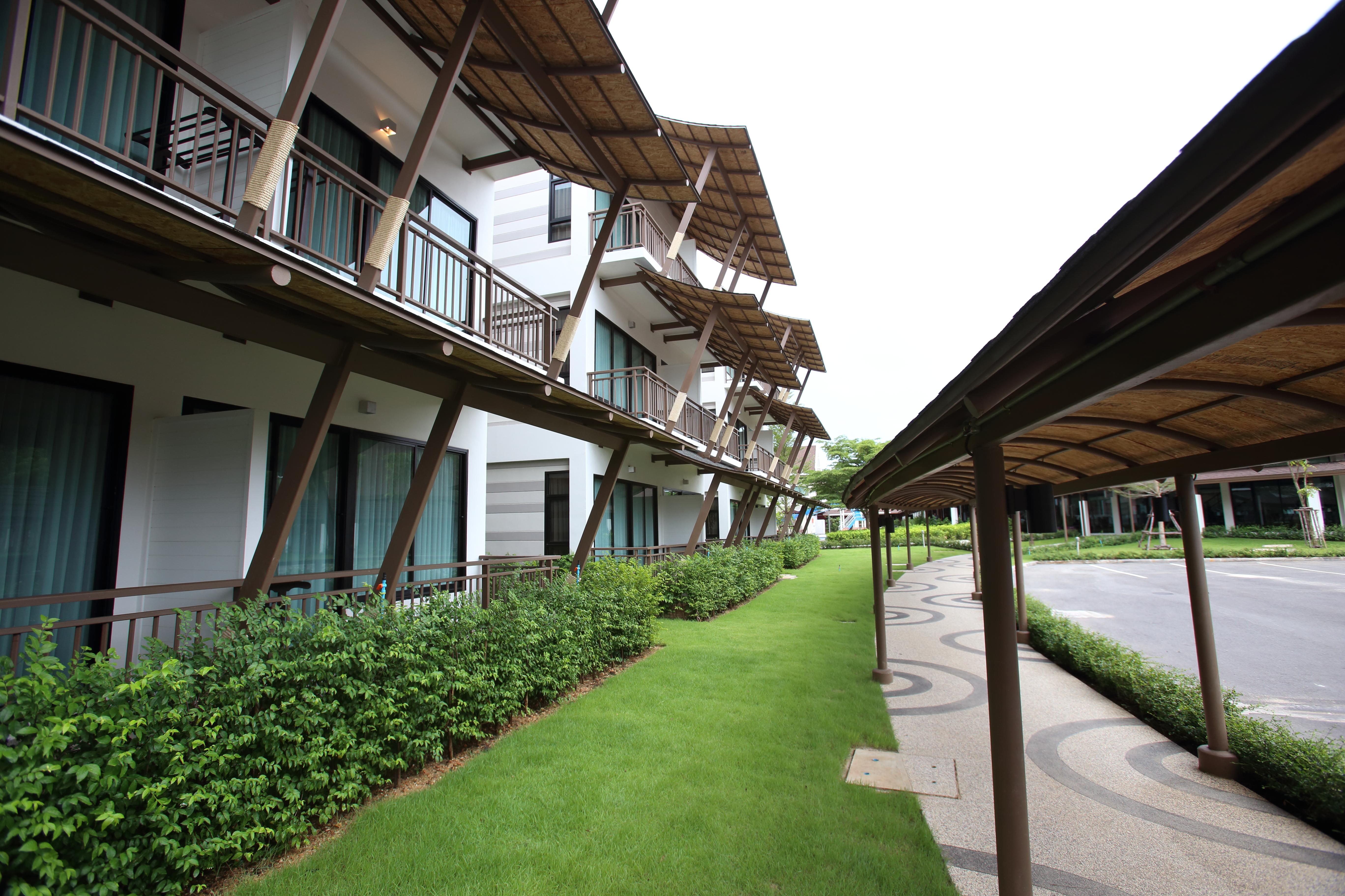 Bangsaen Heritage Hotel Exterior photo