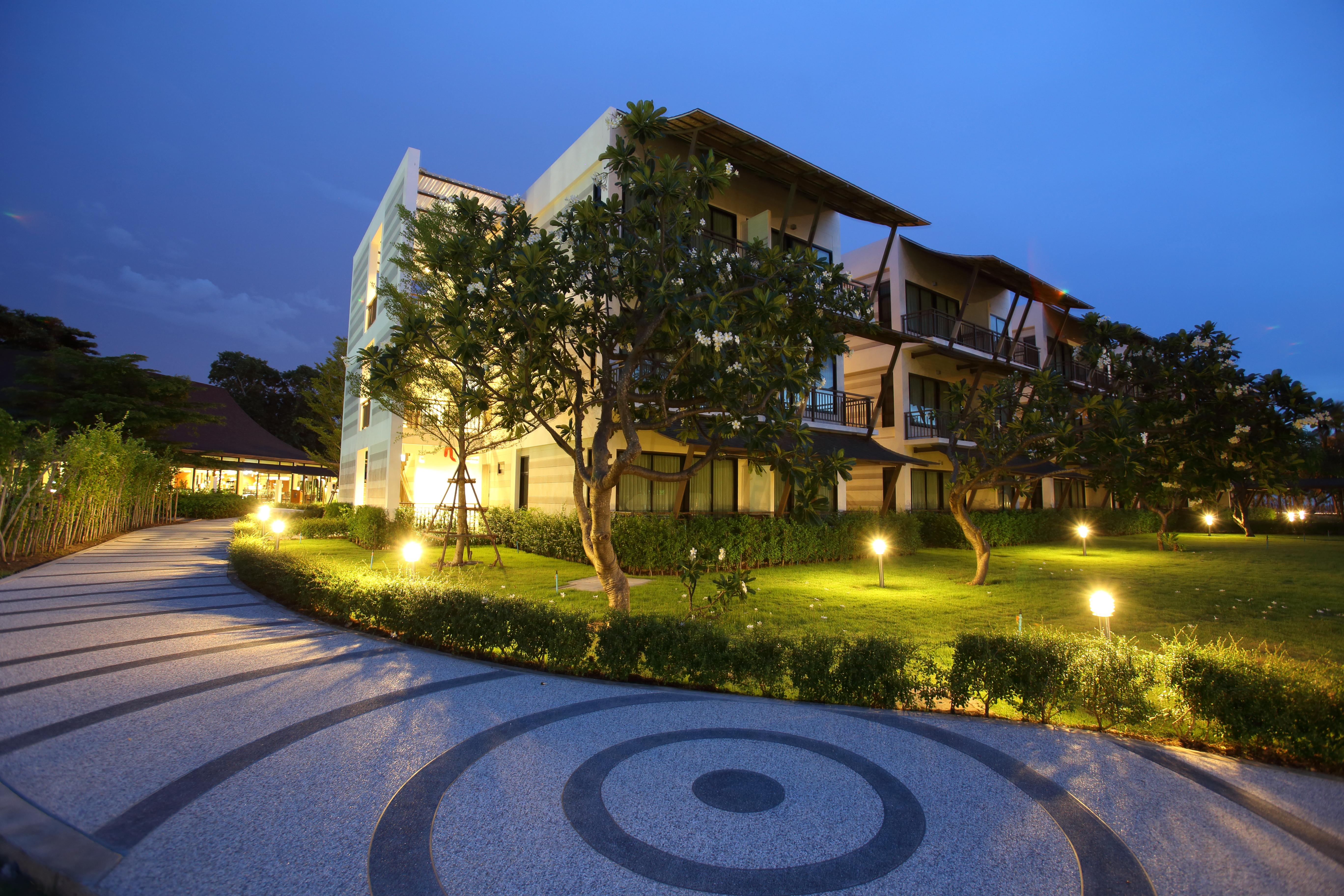 Bangsaen Heritage Hotel Exterior photo